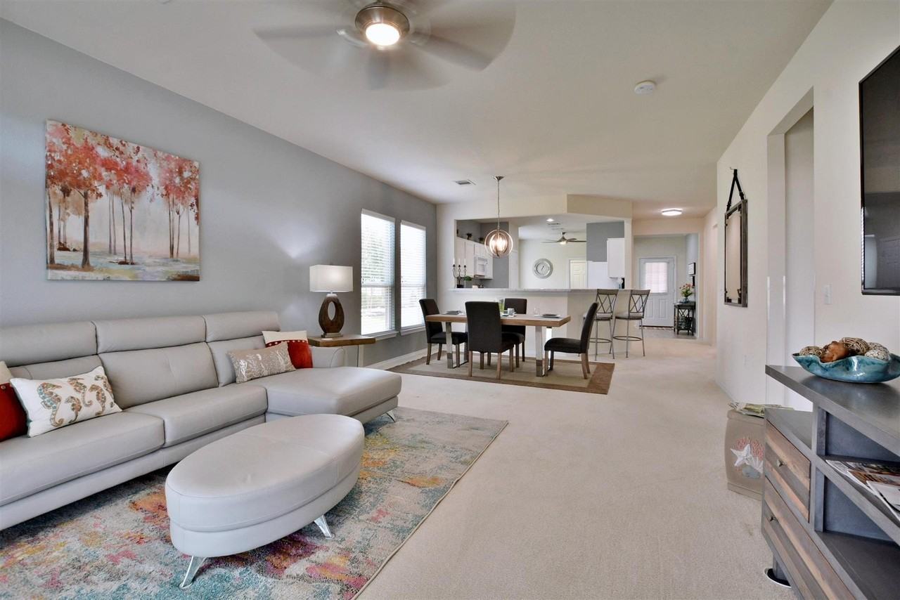 247 Bonham Loop - Photo 5 of 32