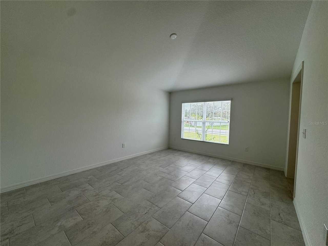 2004 Winding River Cv - Photo 4 of 26