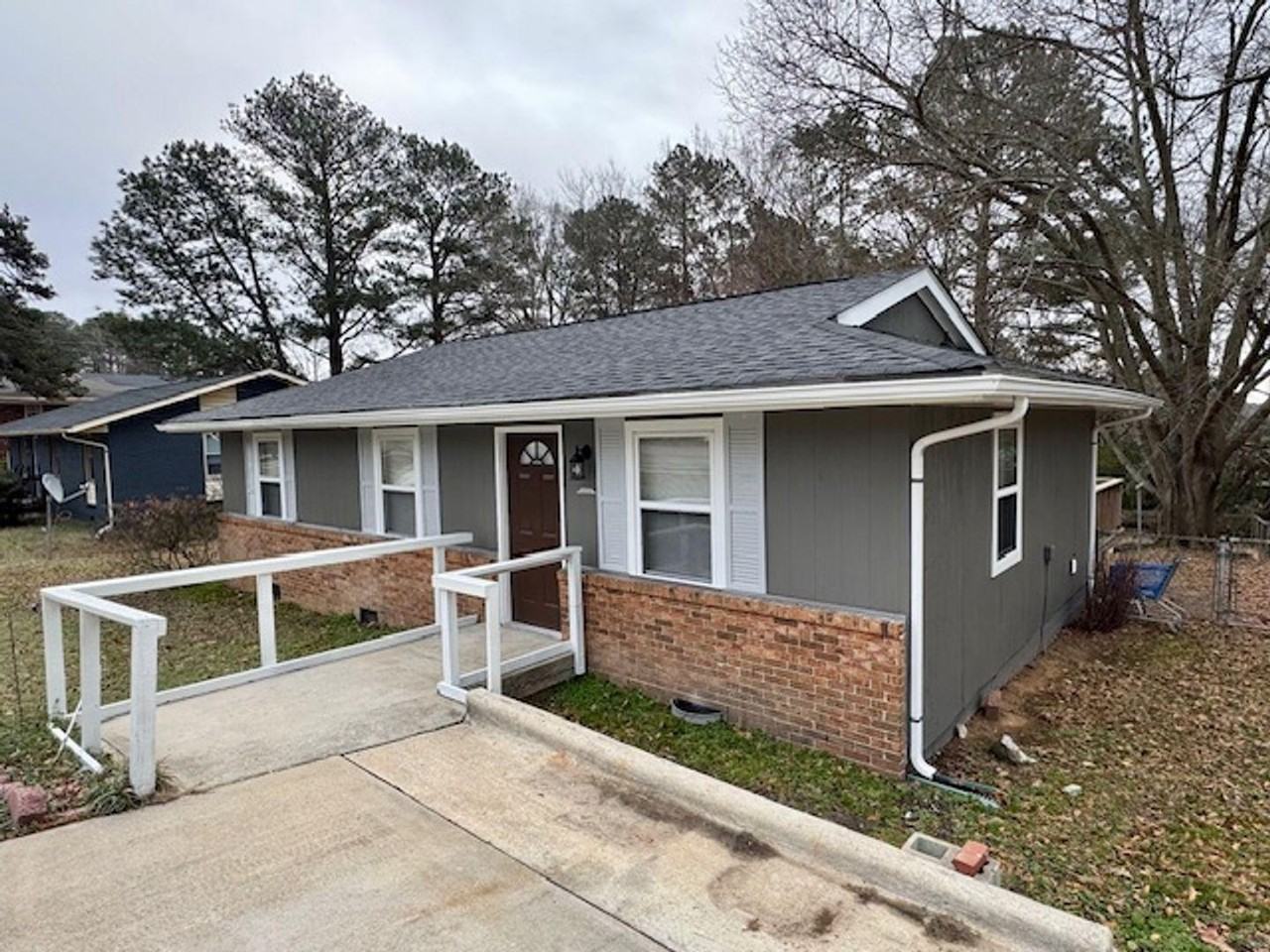 1840 Martin Luther King Jr Boulevard - Photo 3 of 25