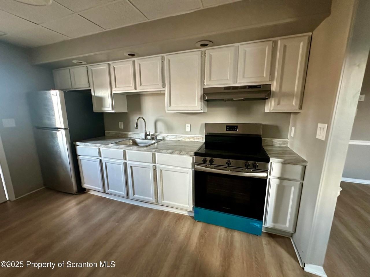 314 W Market St - Photo 2 of 6