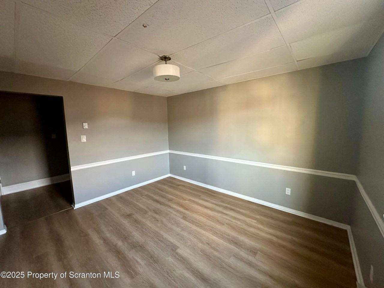 314 W Market St - Photo 5 of 6