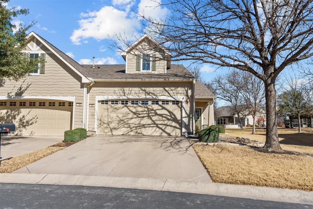 122 Portsmouth Drive - Photo 2 of 40