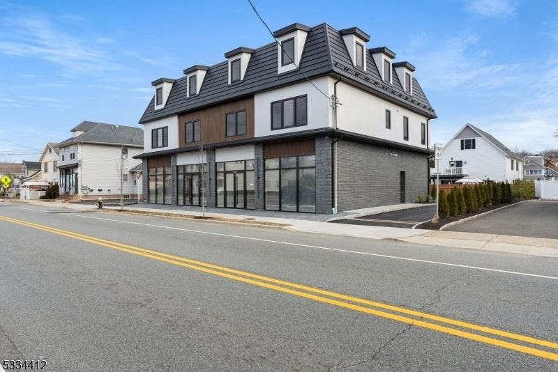 178 Newark Pompton Tpke - Photo 3 of 21