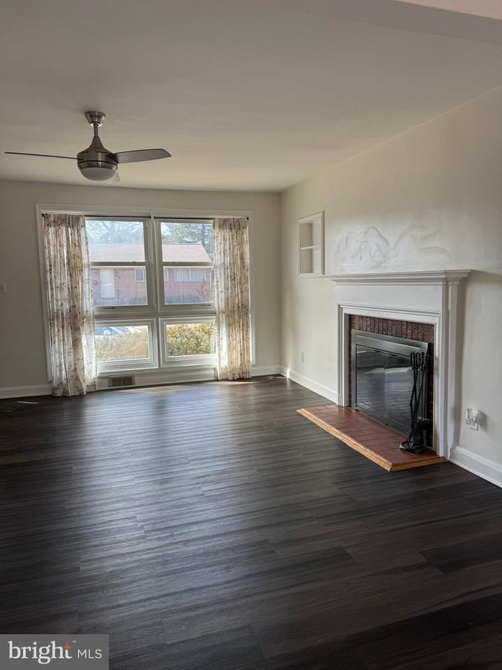 1307 Malbay Drive - Photo 5 of 28