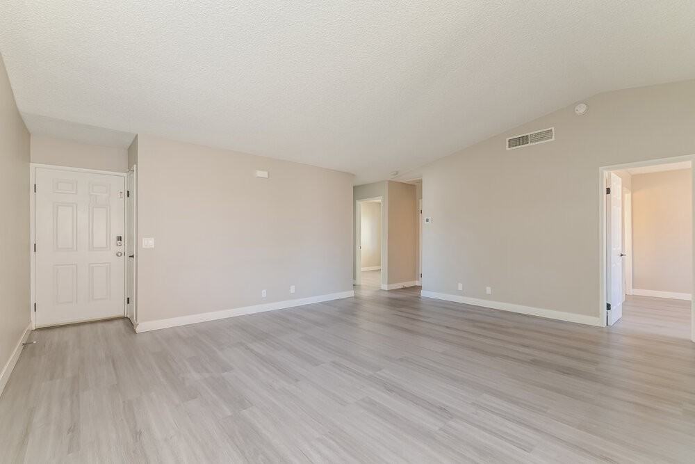 597 Jackson Dr - Photo 4 of 16