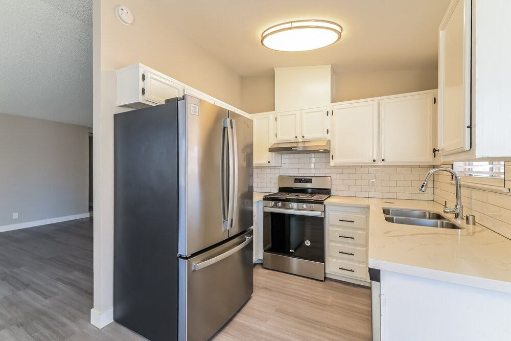 597 Jackson Dr - Photo 7 of 16