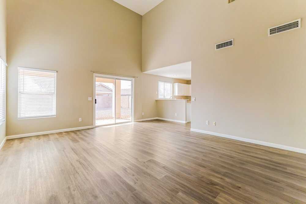 12031 W Dahlia Dr - Photo 4 of 17