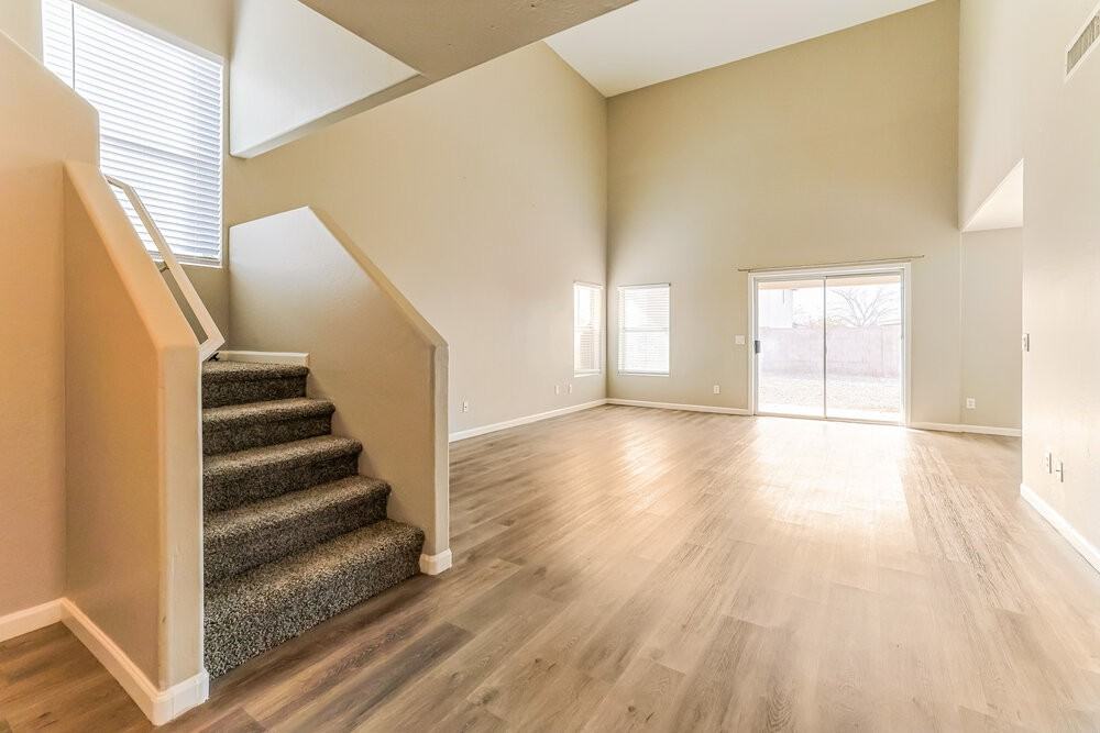 12031 W Dahlia Dr - Photo 5 of 17