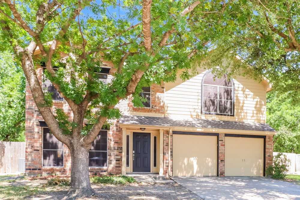 403 Windhurst Dr - Photo 4 of 17