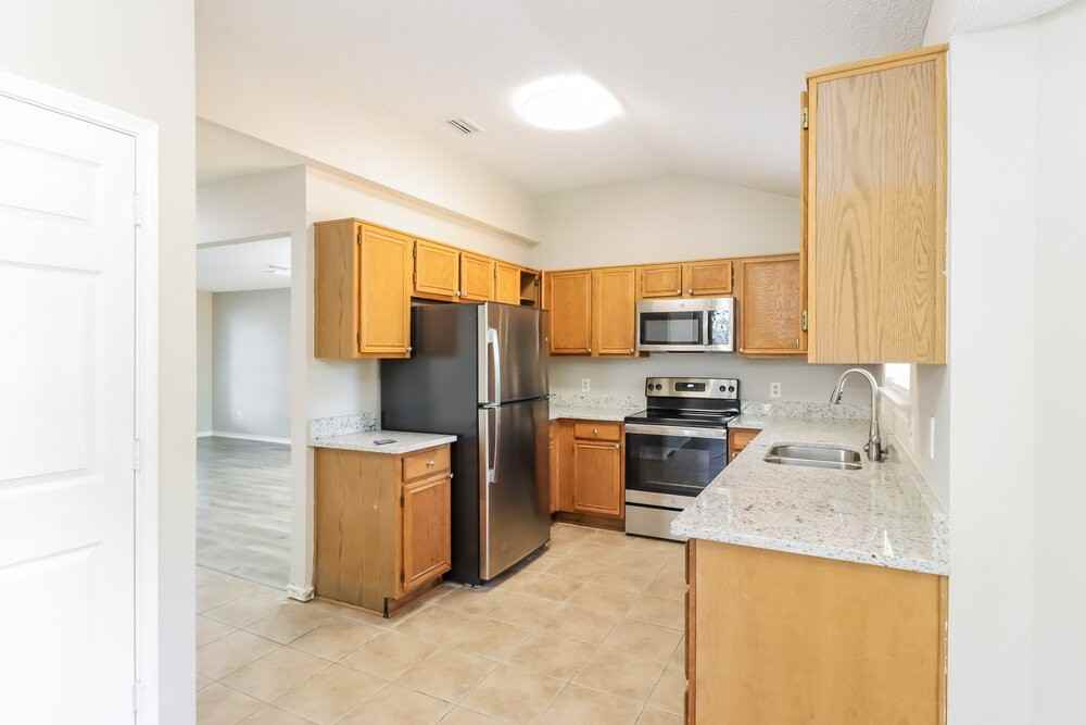 403 Windhurst Dr - Photo 6 of 17