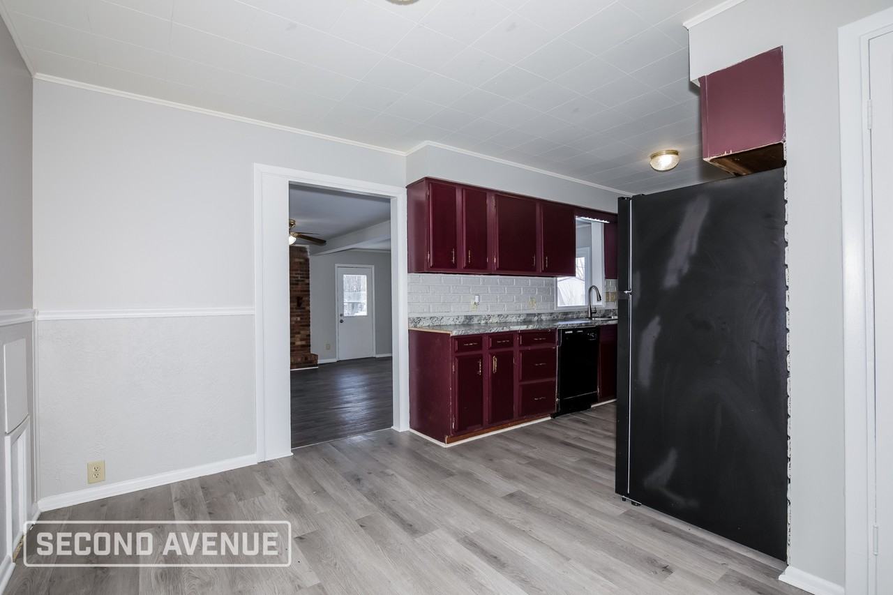 1021 Amos Rd - Photo 6 of 27