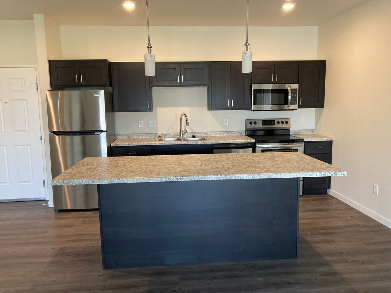 Creekside IV Apartments - Photo 2 of 50