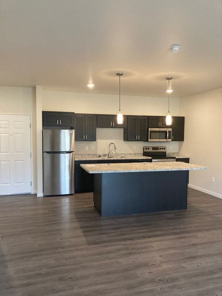 Creekside IV Apartments - Photo 3 of 50