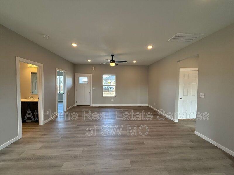 1486 S Shayla Ave - Photo 3 of 13