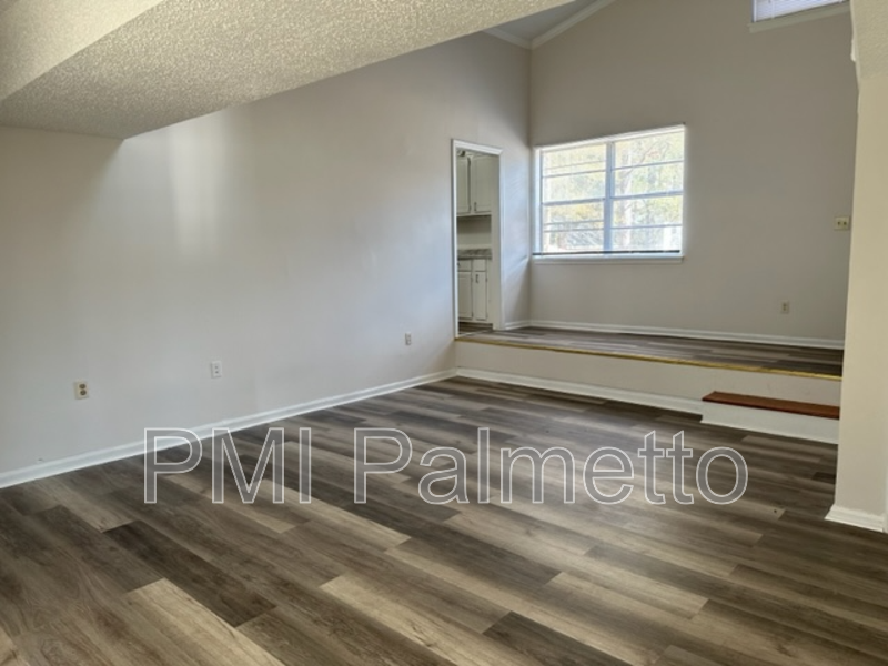 106 Temple Walk Rd - Photo 3 of 22