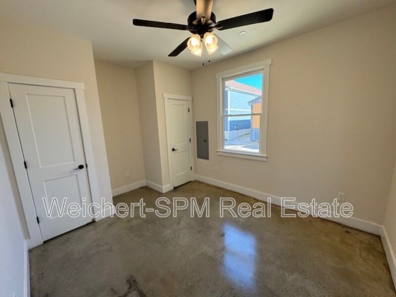 604 N Main St - Photo 2 of 4