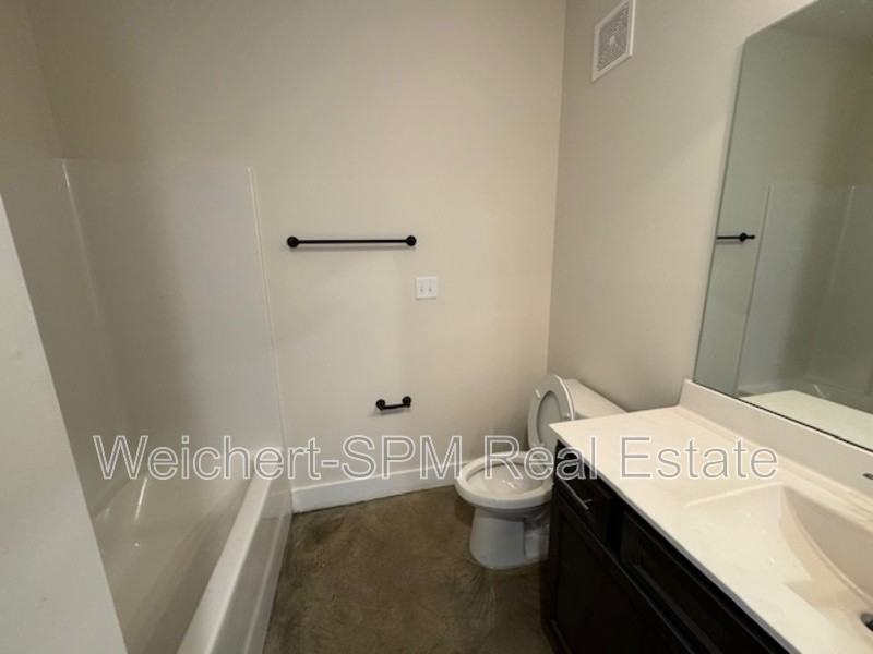 604 N Main St - Photo 3 of 4