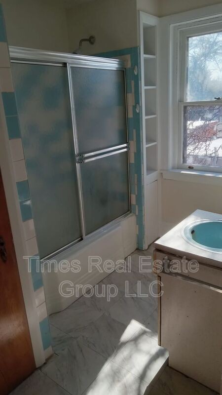 40 Beech St #2 - Photo 2 of 12