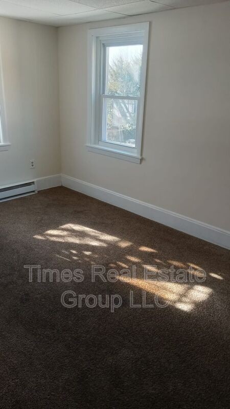 40 Beech St #2 - Photo 3 of 12