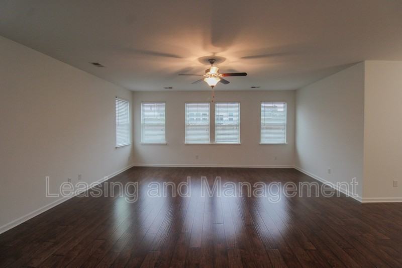 305 Legendres Dr - Photo 3 of 30