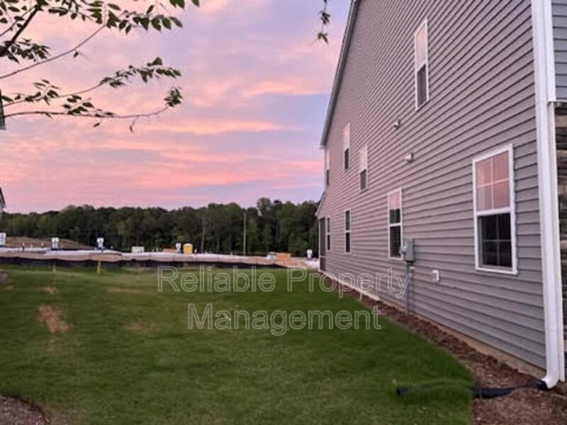 1078 Gemma Dr - Photo 3 of 22