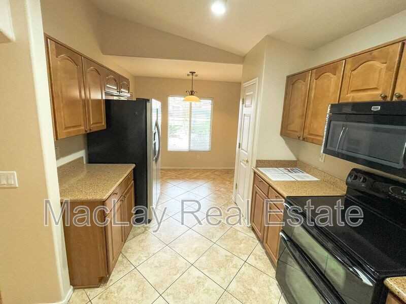 23143 W Lasso Ln - Photo 3 of 23
