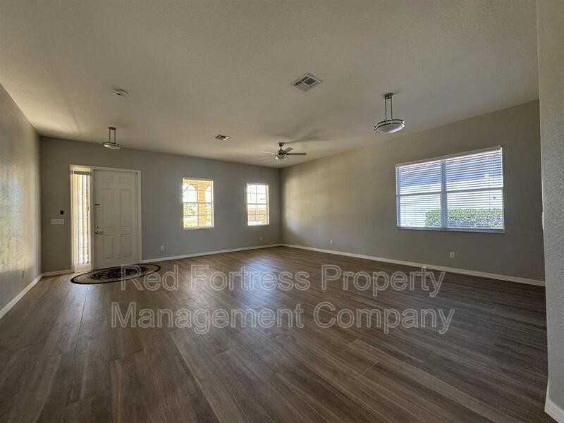 2531 Sawgrass Lake Ct - Photo 6 of 16