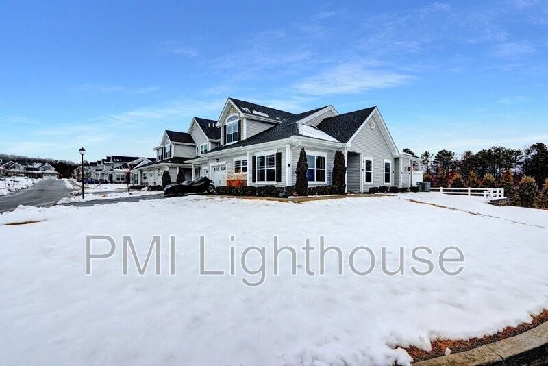 25 Willow Dr - Photo 3 of 43