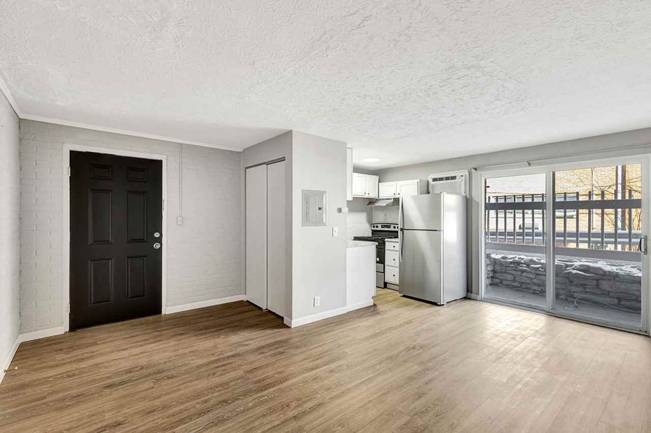 Beechmont Flats - Photo 4 of 16