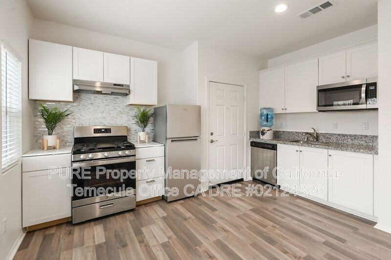 563 Hydrangea St #2 - Photo 3 of 17