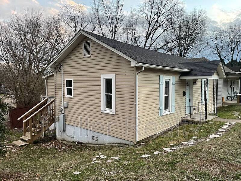 2432 E Glenwood Ave - Photo 2 of 16