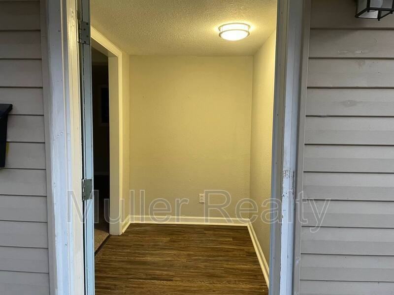 2432 E Glenwood Ave - Photo 3 of 16