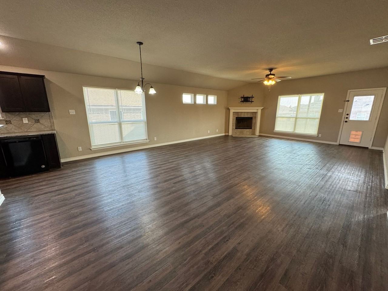 4302 Molly Dyer Dr - Photo 2 of 30
