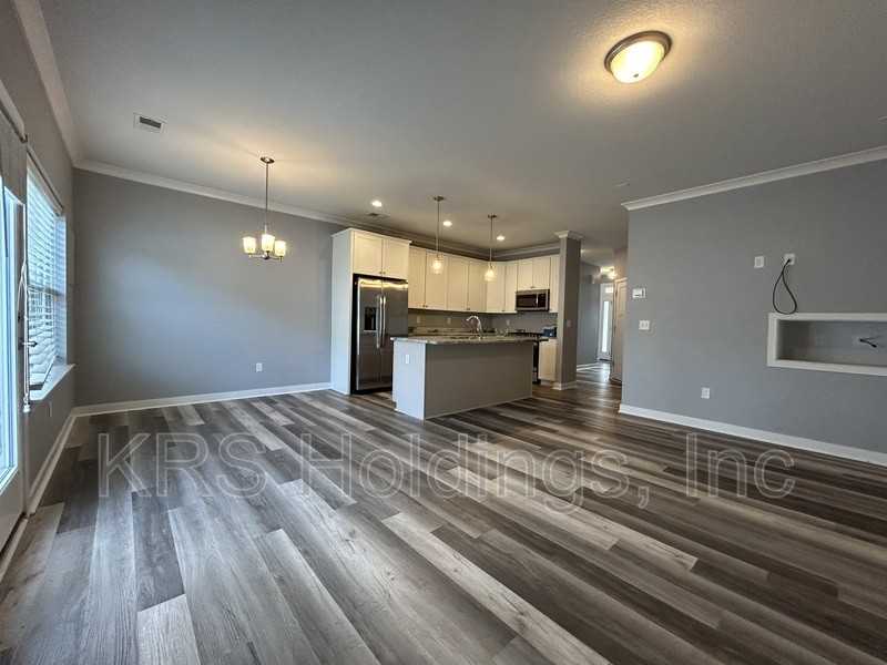 4724 Kilby Dr - Photo 5 of 12