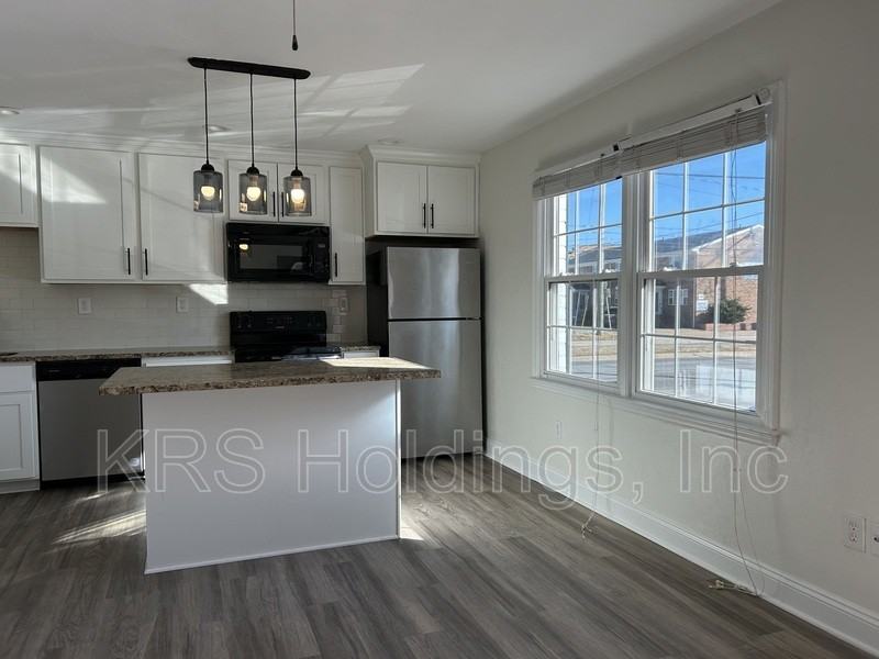 963 West Ocean View Avenue #1 - Photo 2 of 9