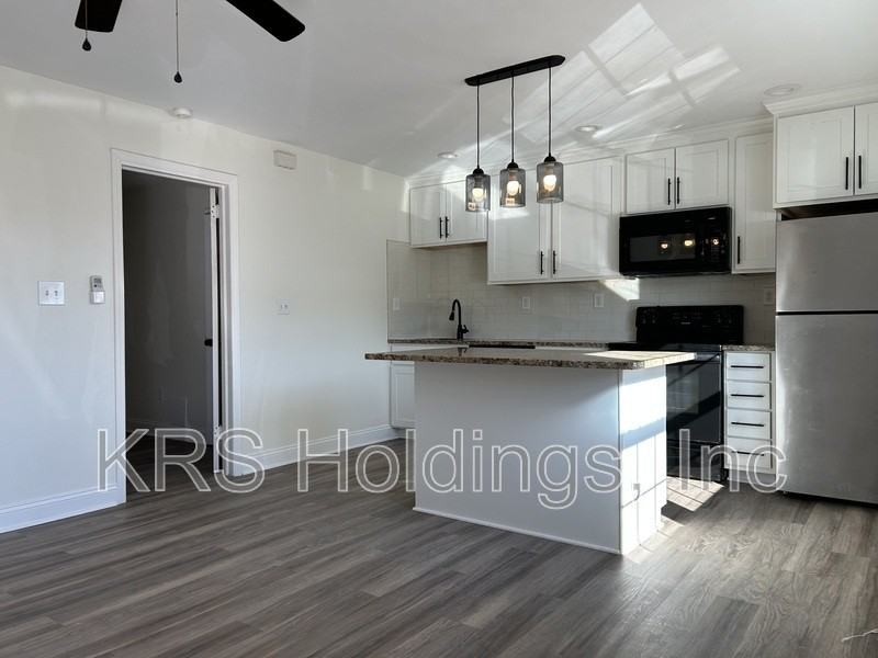 963 West Ocean View Avenue #1 - Photo 3 of 9