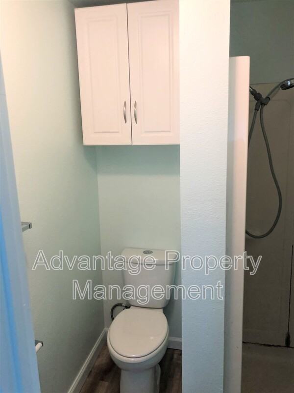 289 N Main St - Photo 3 of 9