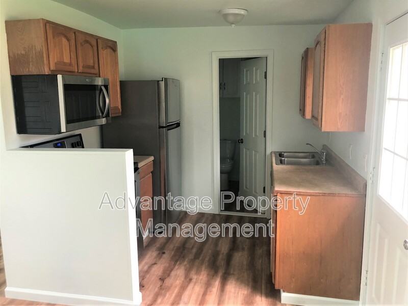289 N Main St - Photo 4 of 9
