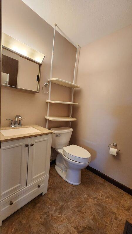 72 Candlewood Ct - Photo 2 of 7