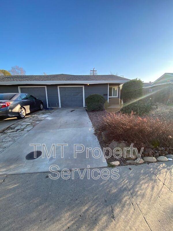 9066 Salmon Falls Dr - Photo 2 of 16