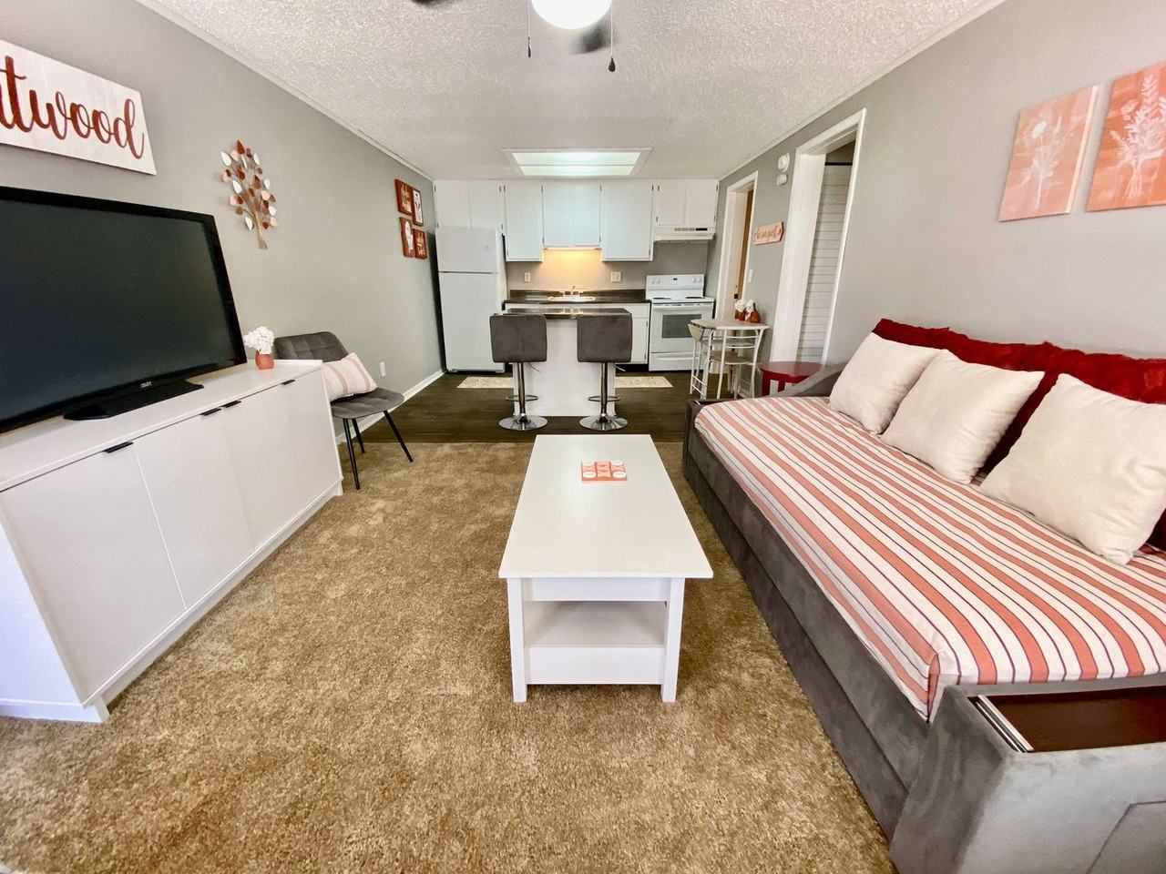 Bentwood Apartments - Photo 6 of 31