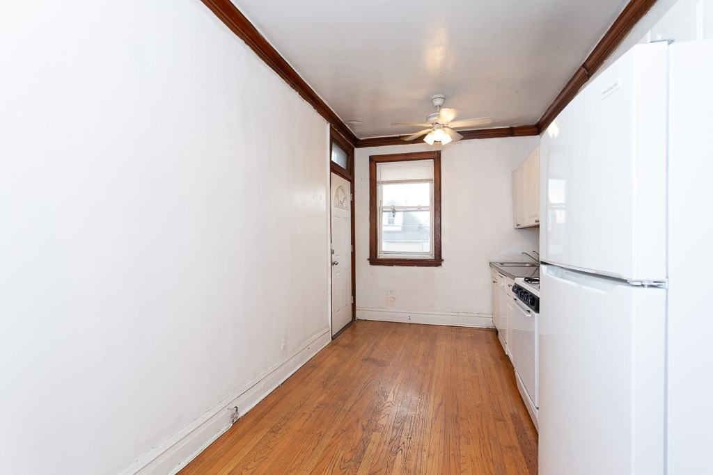 4828 W Addison St #2E - Photo 6 of 19