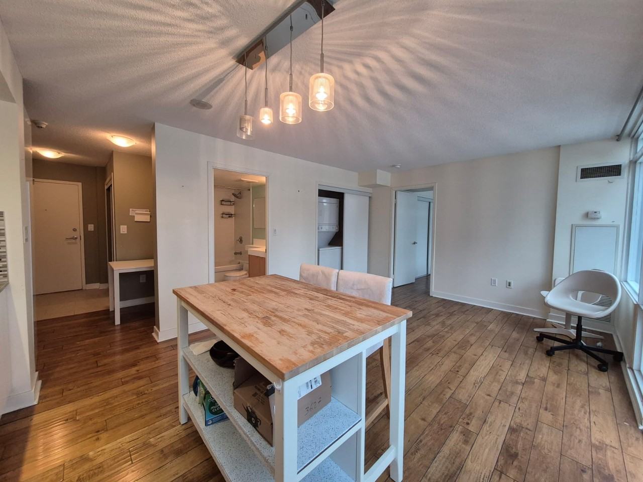 25 Telegram Mews #515