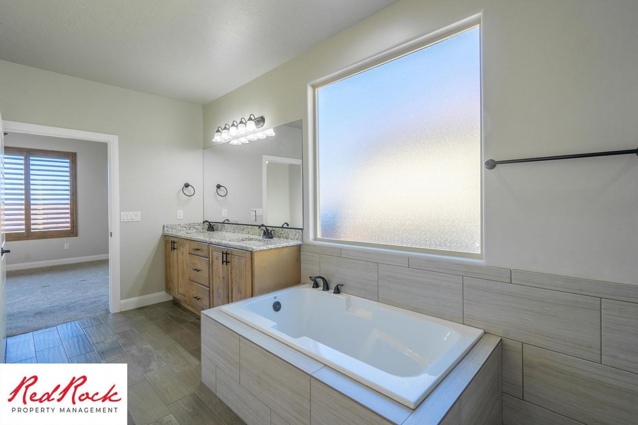 1091 N Montana Ln - Photo 2 of 50