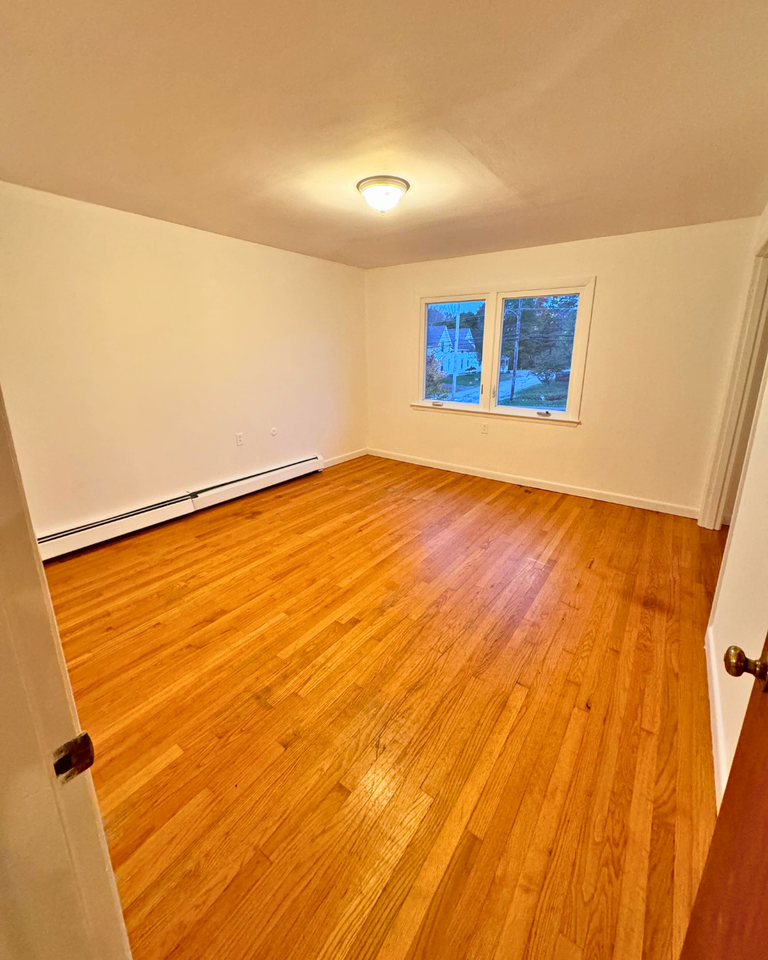 147 State Street - Photo 4 of 10