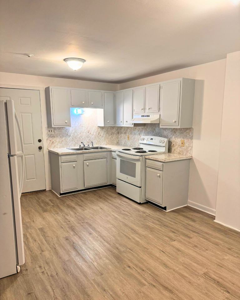 147 State Street - Photo 6 of 10