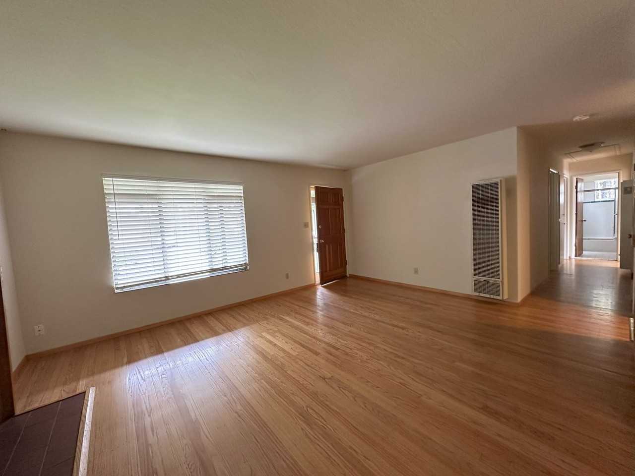 5030 Kingston Way - Photo 3 of 6