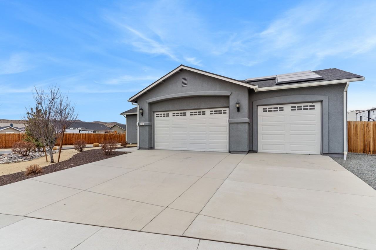 1263 Avian Dr - Photo 2 of 28