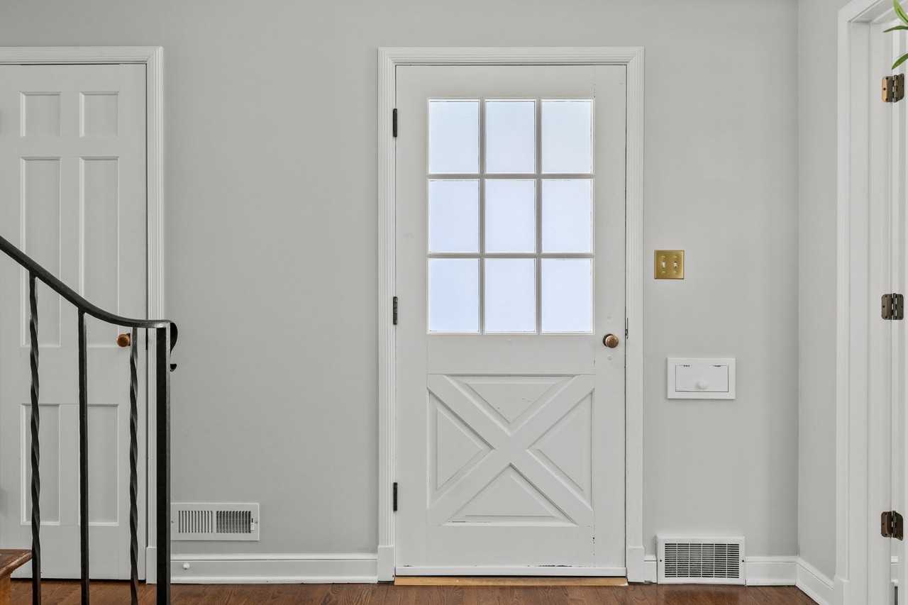 2003 Beverly Rd - Photo 2 of 43