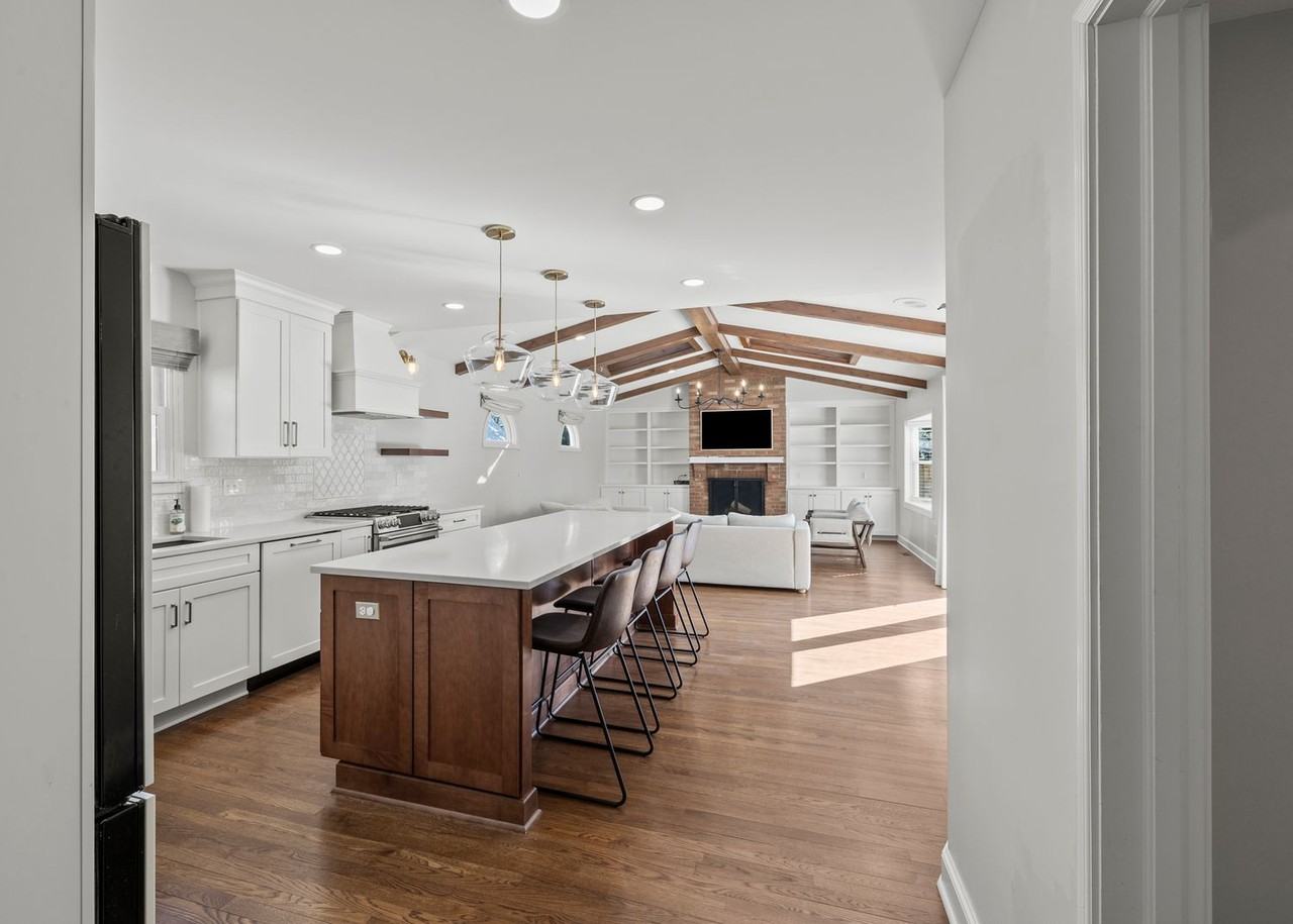 2003 Beverly Rd - Photo 3 of 43